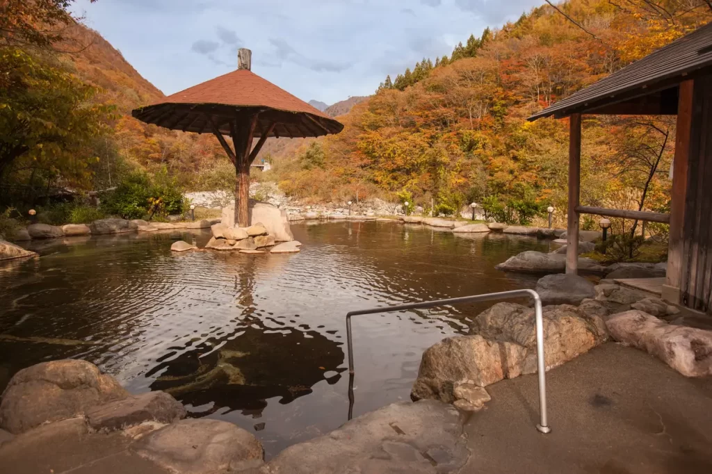 山のホテル 露天風呂(混浴_秋頃撮影)
